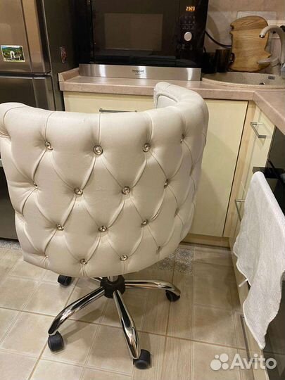 Перетяжка мягкой мебели в городе