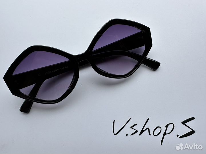 Солнцезащитные очки Miu Miu