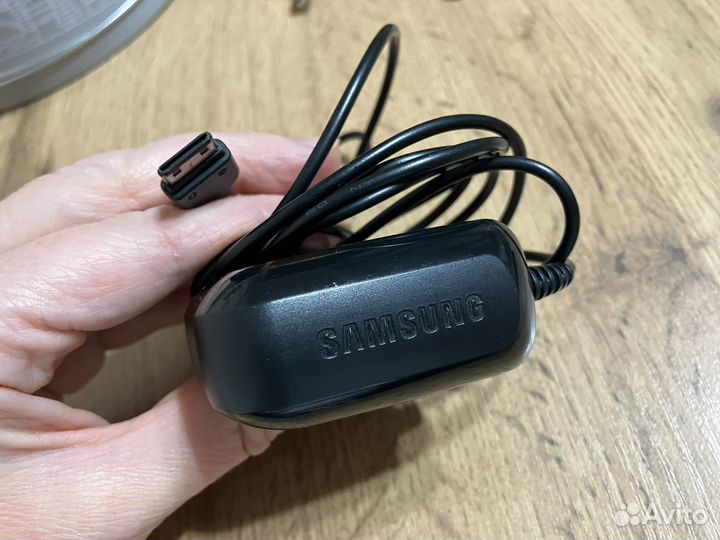 Зарядные устройства для телефона / наушники