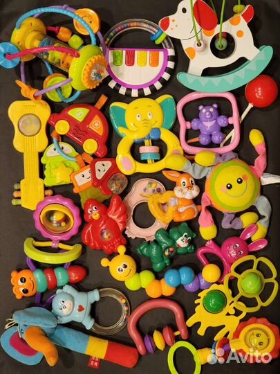 Погремушки пакетом и мобиль fisher price