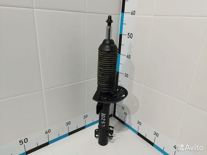 Амортизатор передний Polo (HB) 2009 цена за 1