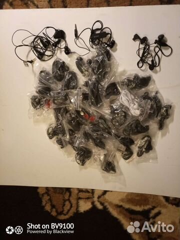 Простые наушники к телефонам