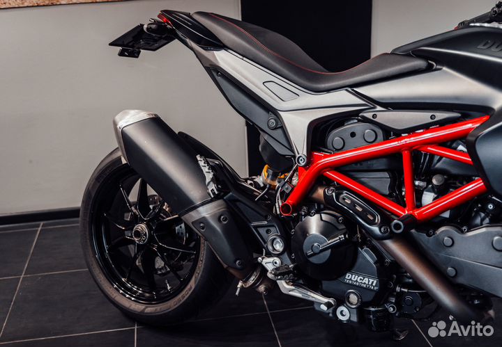 Ducati hypermotard 820