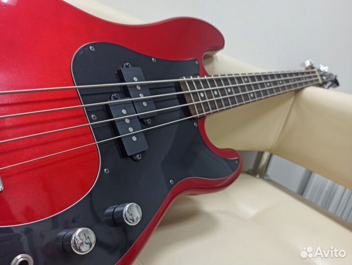 Бас гитара Samick Precision