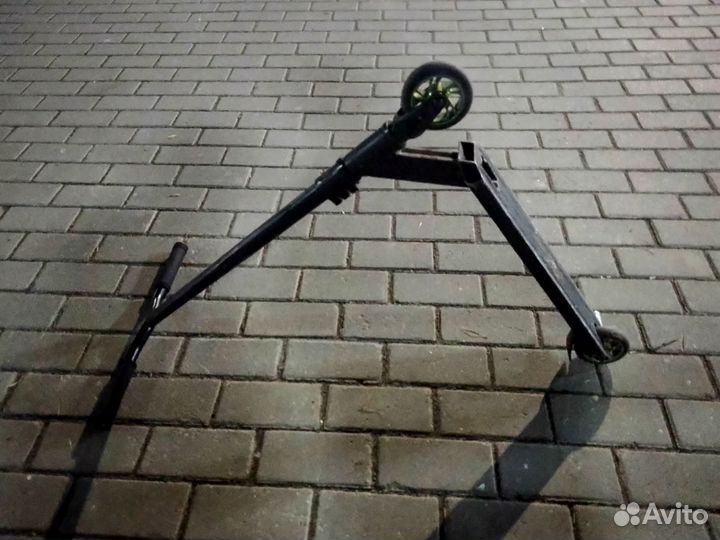 Самокат трюкавой