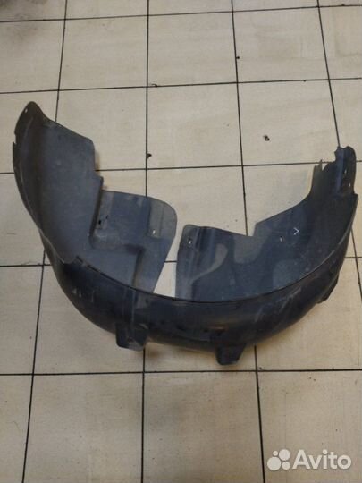 Подкрылок задний левый Volkswagen Passat B5+ AVF