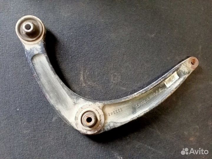 Рычаг подвески передний левый Peugeot 3008