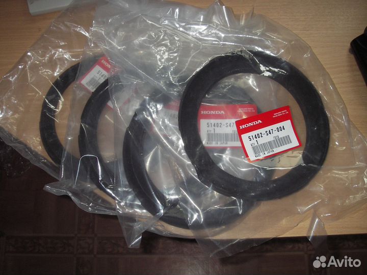 Верхняя прокладка пружины стойки honda stepwgn RF1