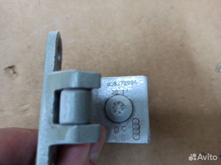 Петля крышки багажника Audi Q5 FY