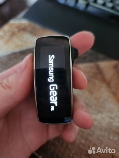Смарт часы samsung gear fit