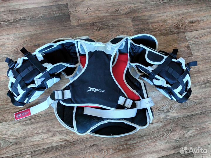 Форма вратаря, нагрудник,щикти