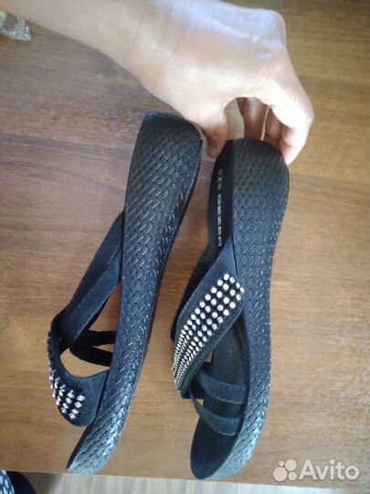 Шлепанцы для бассейна,тапки и перчатки новые