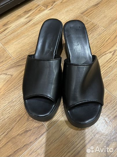 Шлепанцы женские