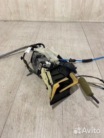 Замок боковой двери передний правый Mercedes Benz