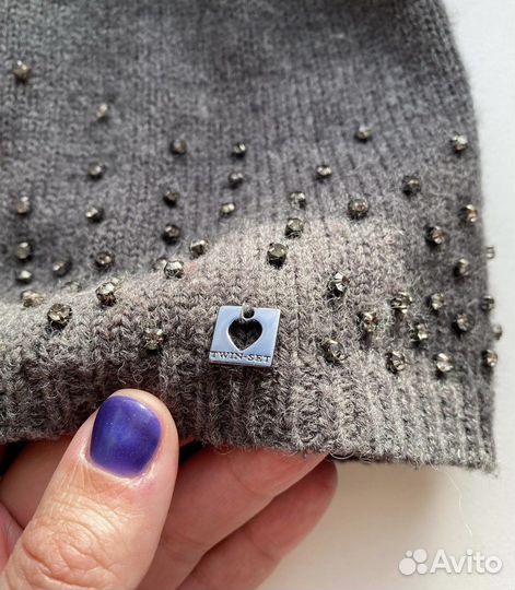 Зимний шарф Byblos и зимние шапки Twin Set, Chobi