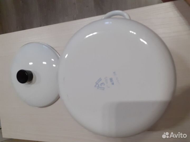 Кастрюля эмалированная, лотки д/холодца, кофейник