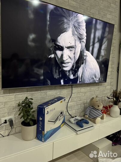 Sony playstation 4 slim + 2 джоя + игры