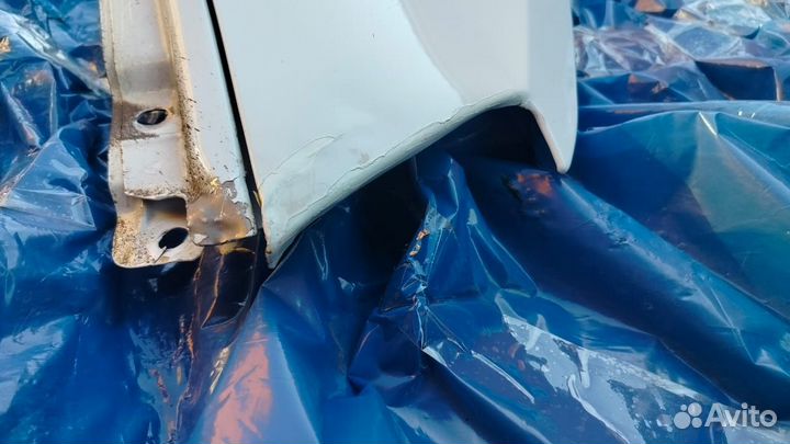 Крыло правое переднее на lads granta fl