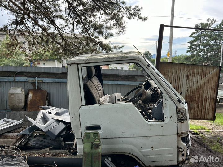 Кабина Toyota Hiace