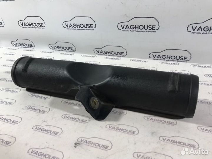 Патрубок интеркулера Volkswagen Passat B3 1.6 TDI