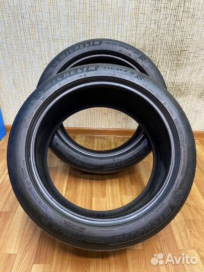 Michelin Pilot Sport 4 245/45 R18