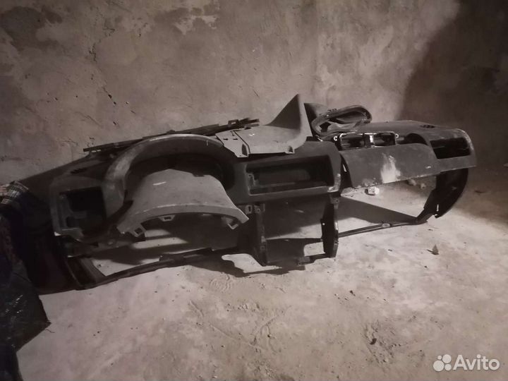 Панель (торпеда) vw. Golf 4,bora,jetta mk4