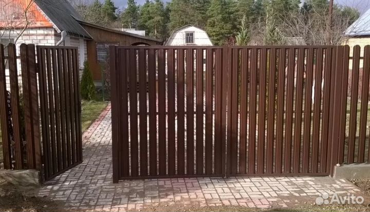 Забор из евроштакетника ,ворота, калитки качествен