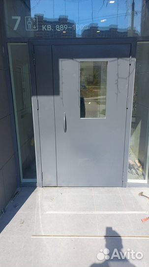 Дверь подъездная