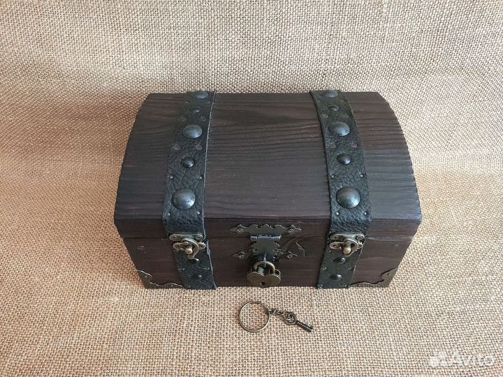 Шкатулка сундучок