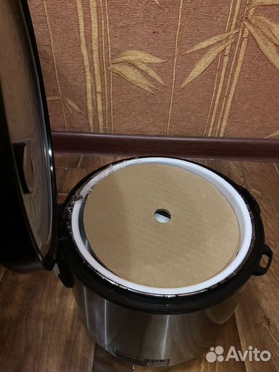 Мультиварка redmond новая