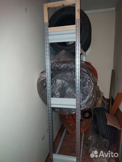 Стойка для хранения колес