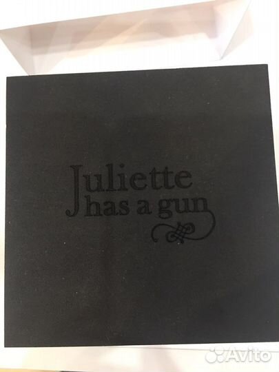 Giulietta has a gun Moscow mule