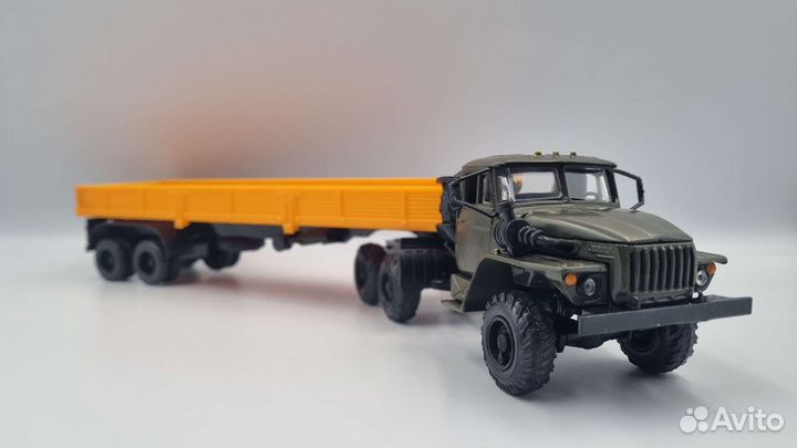 Модель Урал-44202