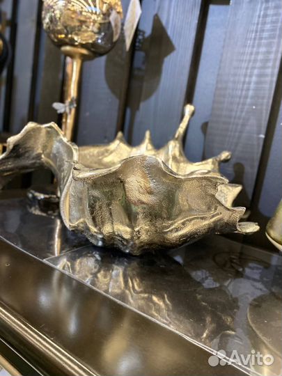 Декоративная металлическая чаша