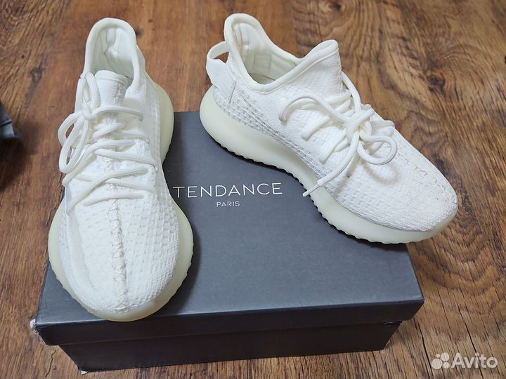 Кроссовки женские tendance