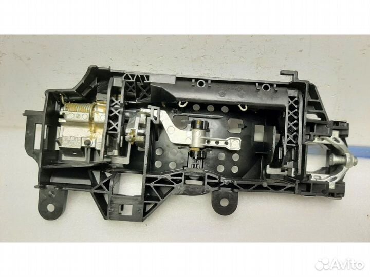Кронштейн ручки двери audi A4 B9 передний правый