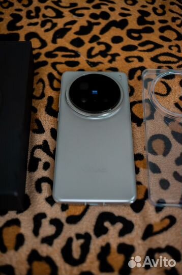 Vivo X200 Pro, 12/256 ГБ