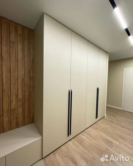 Шкаф распашной