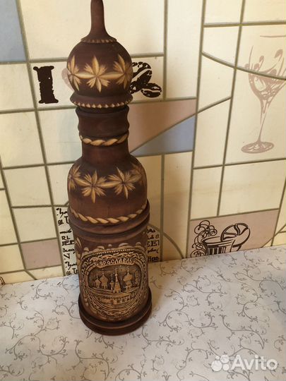 Сувенирные металлические коробки от бутылок