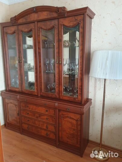 Буфеты и серванты