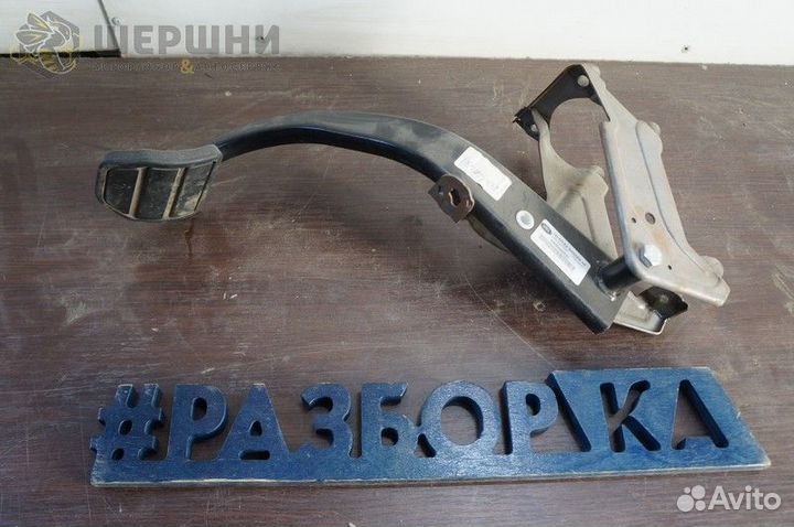 Педаль тормоза + кронштейн Dis 3 (LR045343 (Б)