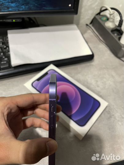 iPhone 12, 64 ГБ