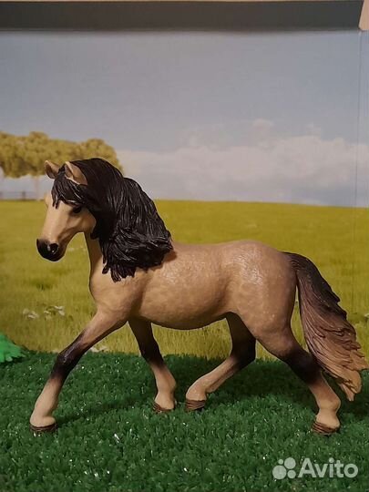 Фигурки лошадей schleich, шляйх