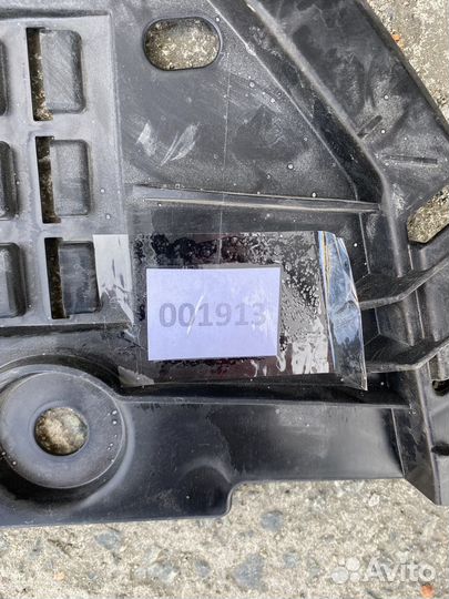 Пыльник бампера правый Рено Логан II 2014