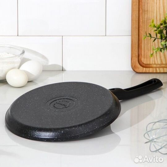 Сковорода блинная, d22 см, пластиковая ручка, анти