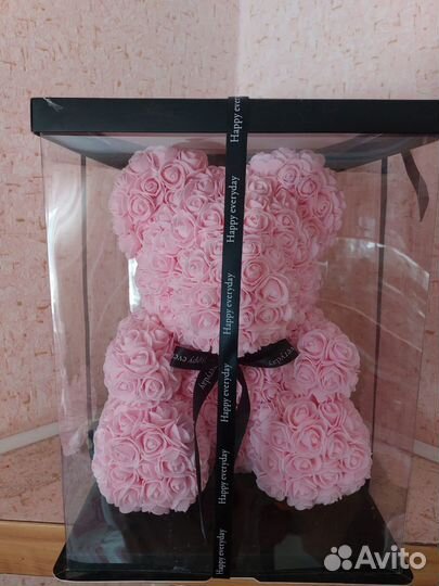 Мишка из роз в коробке