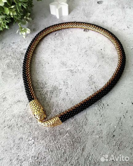 Жгут колье из бисера ручной работы