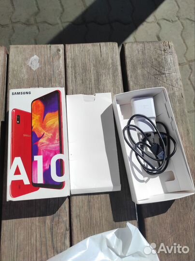 Samsung Galaxy A10, 2/32 ГБ