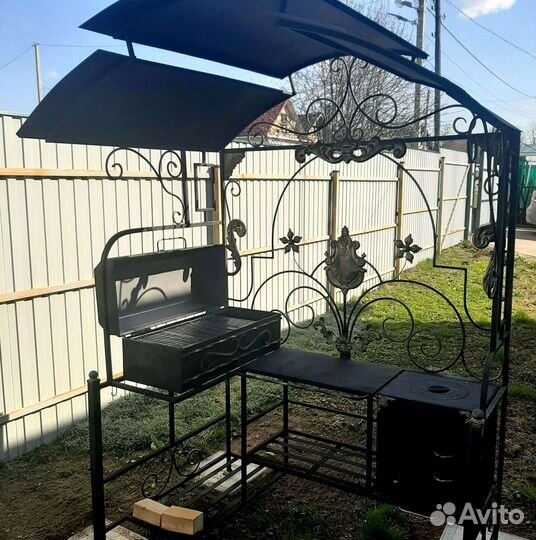 Мангал с крышей