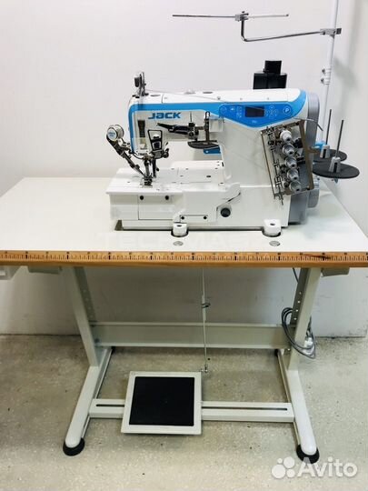 Плоскошовная машина автомат Jack W4S UT со столом